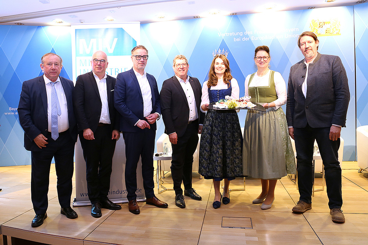 Bayerische Milchkönigin auf dem Milchgipfel in Brüssel